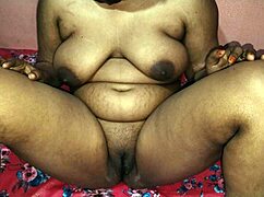 Hra na sex se zavázanýma očima se změní v intenzivní s indickou bhabhi a její kamarádkou