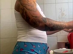 I want caresses on my pussy