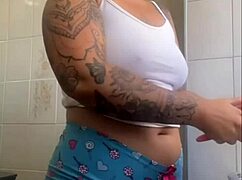 I want caresses on my pussy