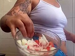 I want caresses on my pussy