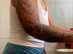 I want caresses on my pussy