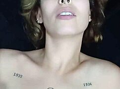 Mi amigo llegó, me folló el coño mojado sin condón y lo grabé todo