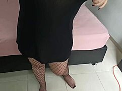 Aku suka footjob dekat punggung latina punani basah