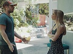 Ξανθιά εγκαταλείπει τον φίλο για μεγάλο μαύρο πούτσο και εκσπερμάτιση σε διαφυλετική σκληρή