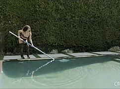 anal cumshot for pool cleaner liv after deepthroat?