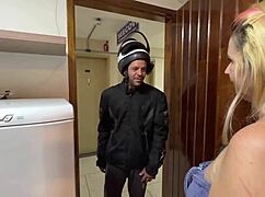 Entregador De Lanche Inocente Nao Sabe Sobre Dona Casa Tiffany Montavani Ninfomaníaca Com Fetiche Pelo Motoboy Com Fome De Lanche De Linguiça E Creme Molho Veja Tudo No Red Ou Fechado Sheer