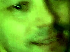 uma esmerin sulu amını yalayarak emiyor sıcak buluşmada