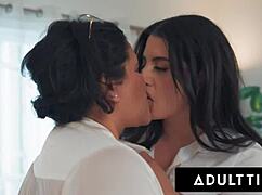 Karla Lane Berlekuk Kongkek Boss Yang Selalu Selih