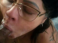 Az anyósom arcára spriccelek tele sperma