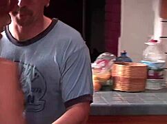 Shannon Kelly sexy MILF neukt als een hoer!