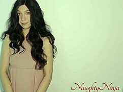 드레스 입은 브루넷 곡선 밀프가 미션너리 POV에서 큰 자지로부터 크림파이 받음, 천둥 폭풍 중