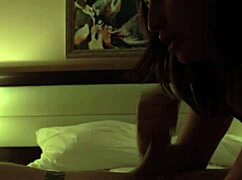 ميلف مثيرة تمص زب وتركب كاوغيرل لبن في فم