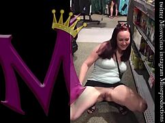 هل طيز لاتينية جميلة جاهزة للمتعة العامة برا؟