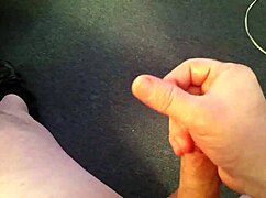 Erittäin kiihottunut. Solo-sessio.