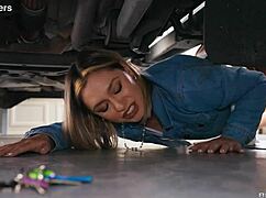 Gypsy Rose gets deepthroat and facial while stuck in car