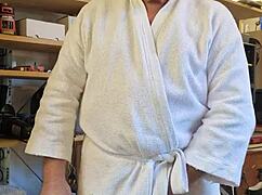 Kakek Kotor Chris Telanjang Khusus Untukmu, Tunjukkan Pesona Eropanya