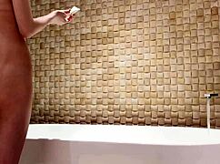 Luxury Hotel Bath Time With Brunette Amateur