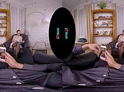 Vrhush Kinuski cabalga a su hombre en medias.