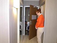 Ruiva nerd Reign adora facial anal 😍