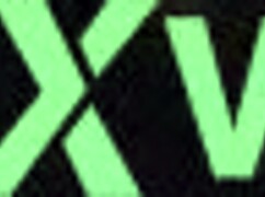 Играя с новия си вибратор в путката