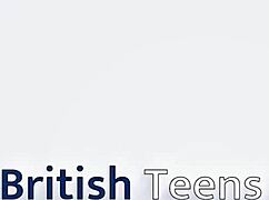 готесса британка 18+ скачет на ебущей машине до оргазма