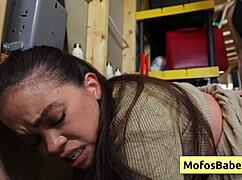 Angelina Moon Kongkek Tukang Kebun