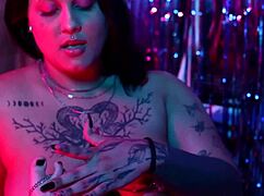 Rotten Venus & Nath In Lesbian Foot Fetish