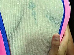 Mi marido esta cansado del trabajo y chupo su verga para que se relaje