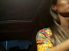 Transexual encuentra polla negra en la calle y se corre duro