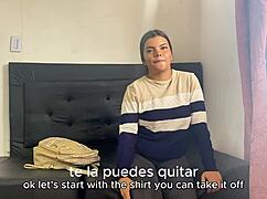 Ensimmäinen porno-casting, kova seksi lihaksikkaan kaverin kanssa rikkoo jättiperseeni. Niin tunnepitoista!