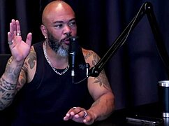 Começou recente com conteúdo pornô trabalhava com turismo fez uma dp e o cliente que queria um encontro - agatha mama watch on sheer red