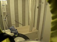 นักเรียนญี่ปุ่นน่ารักไอดอลอายุ 18+ โดนน้ำเงี่ยนในห้องนอน