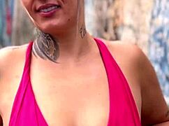 Wow, that puta safada offered me 1000 pix or a mysterious blowjob outdoors!