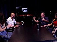 הנוסע של טד מסדר אורגיה של ארבעה במכונית עם טרנס ואיש.