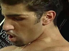 Nikki Anderson en escena de lencería tres