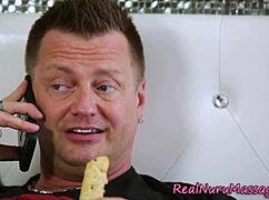 Wam masseuse offers high-definition massage.