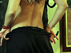 Is Fernandinha Fernandez seducing in the countryside house?