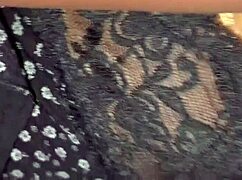 Wącham ją, gdy śpi!