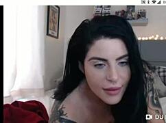 She twerks her big ass so hard!