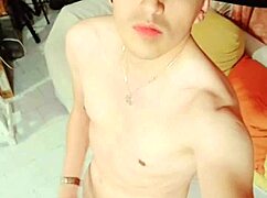 A skinny amateur masturbates with a new hat in solo Usa fun.