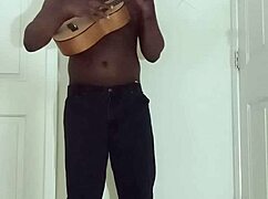 Yalnız adam rolünde kimse yok etrafımda flört için hazırım şarkıları yeniden yapıyorum 5