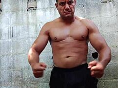 Yuri Gaucho Kasih Handjob Cumload dari Beruang Brasil