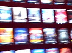 2 moms shopping candidly