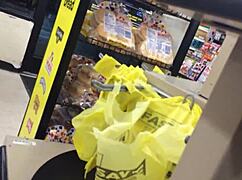 2 moms shopping candidly