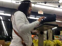 2 moms shopping candidly