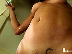 Emilia Romanian Girl Masturbates Clit to Erotic Web