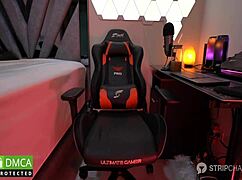 culonaa is a teen with a big ass