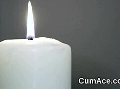 Peach ciudată primește ejaculare intensă pe față și înghite toată sperma