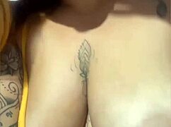 Batendo Siririca Com Força?