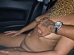 Novinha svršava na kurcu, dobija creampie u pičku